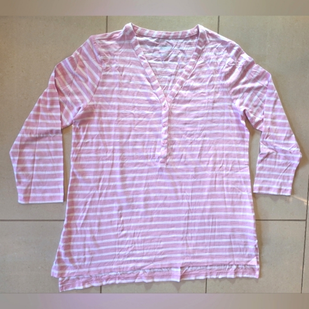 Lands End women's pink and white striped V-neck 3/4 length sleeved shirt- medium